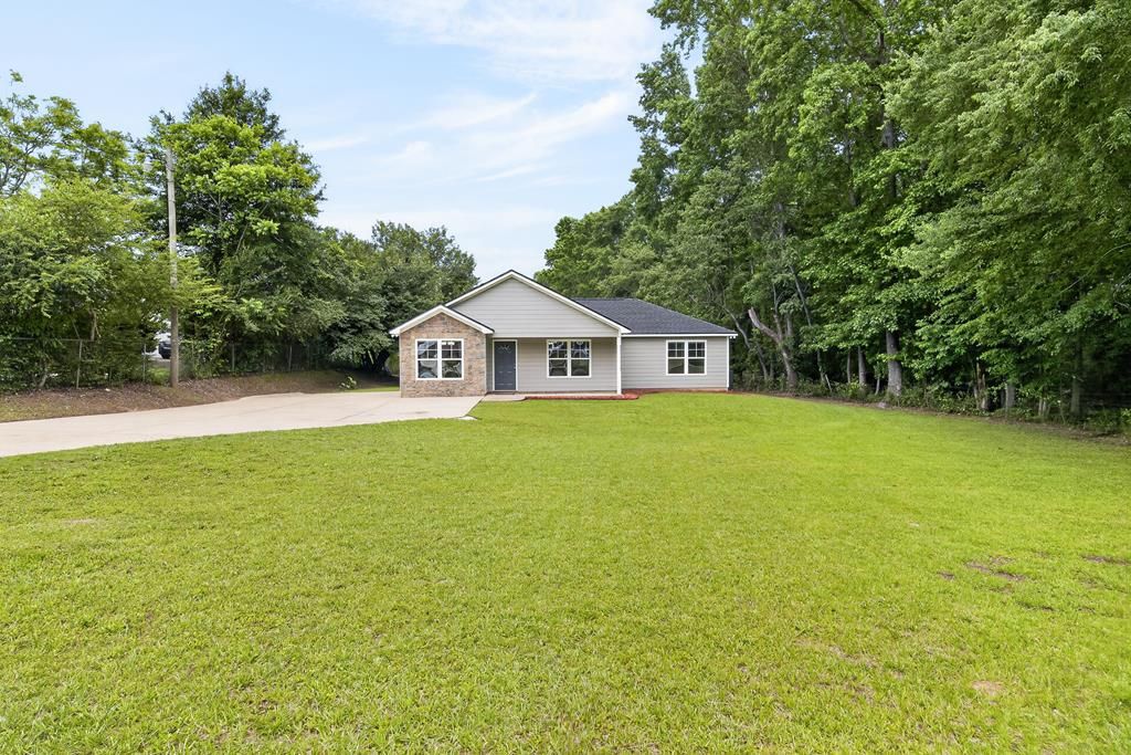 1048 Lee Road 0295, Smiths Station, AL 36877