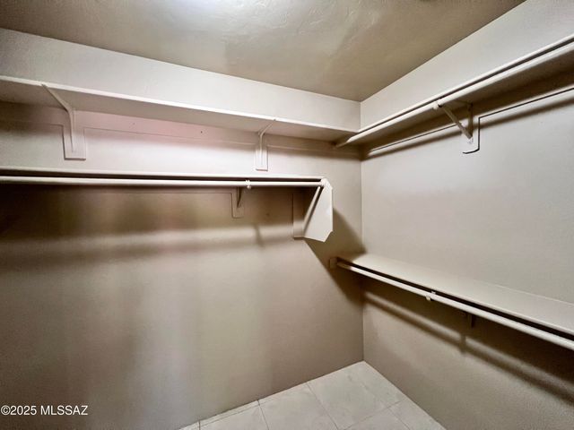 8679 N Ahwatukee Way, Tucson, AZ 85743