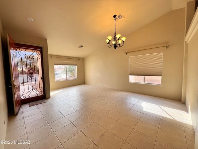 8679 N Ahwatukee Way, Tucson, AZ 85743