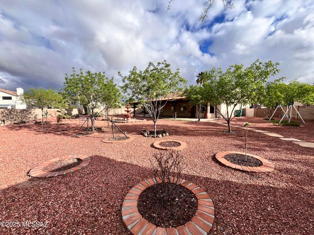 8679 N Ahwatukee Way, Tucson, AZ 85743