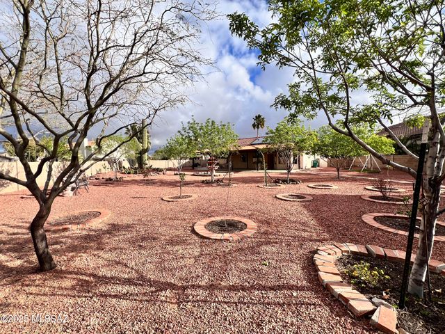 8679 N Ahwatukee Way, Tucson, AZ 85743