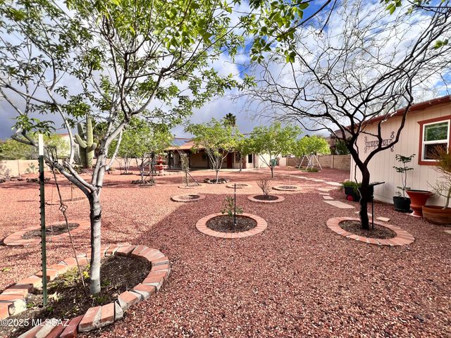 8679 N Ahwatukee Way, Tucson, AZ 85743