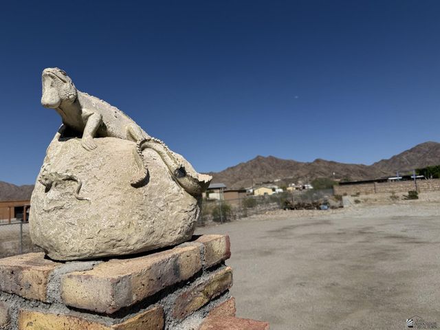 10355 S Gwen De Fortuna Cir, Yuma, AZ 85367