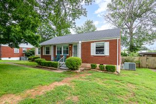 206 S Meadow Cir, Clarksville, TN 37043