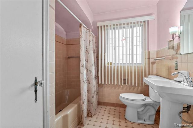 18623 Roselawn Street, Detroit, MI 48221