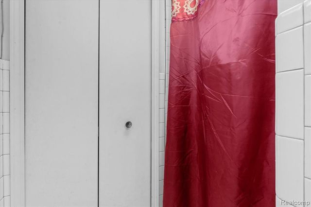 18623 Roselawn Street, Detroit, MI 48221