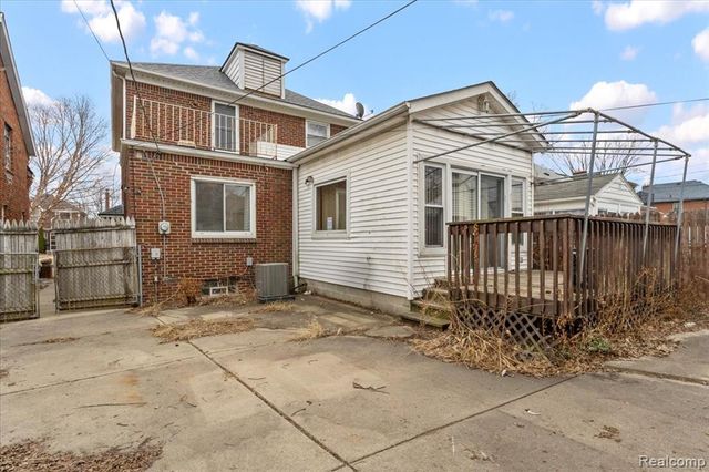 18623 Roselawn Street, Detroit, MI 48221