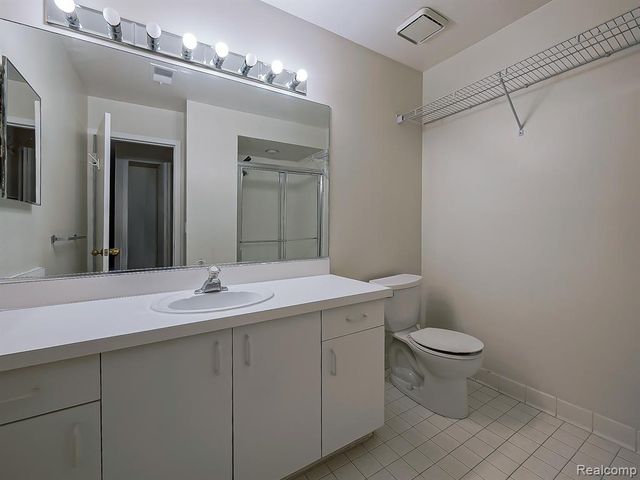 30414 Orchard Lake Road 12, Farmington, MI 48334