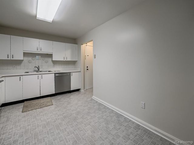 30414 Orchard Lake Road 12, Farmington, MI 48334