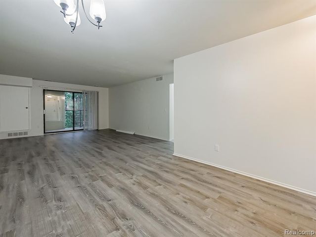 30414 Orchard Lake Road 12, Farmington, MI 48334