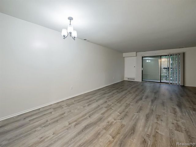 30414 Orchard Lake Road 12, Farmington, MI 48334