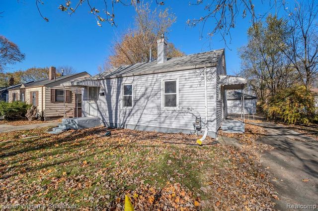 18591 Kingsville Street, Harper Woods, MI 48225