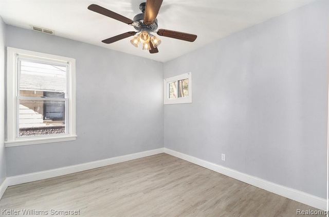 18591 Kingsville Street, Harper Woods, MI 48225