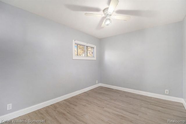 18591 Kingsville Street, Harper Woods, MI 48225