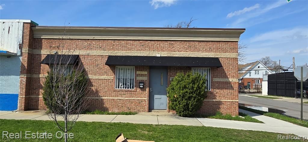 16000 W Warren Avenue, Detroit, MI 48228