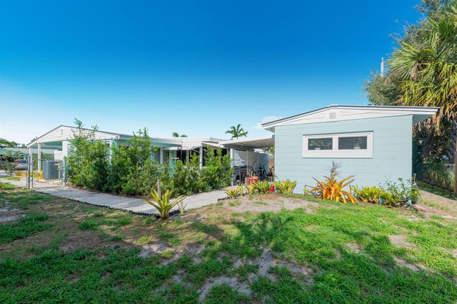 2574 NE Roberta Street, Jensen Beach, FL 34957