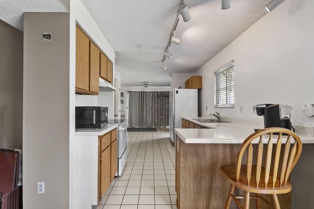 4884 Ivywild Avenue, Hilliard, OH 43026