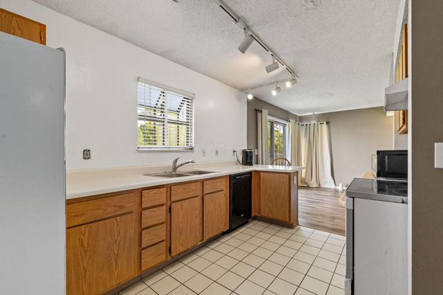 4884 Ivywild Avenue, Hilliard, OH 43026