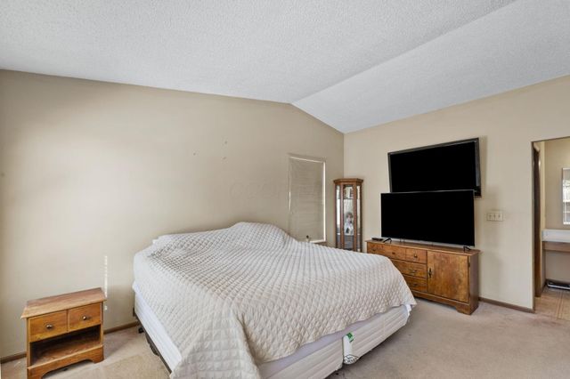 4884 Ivywild Avenue, Hilliard, OH 43026