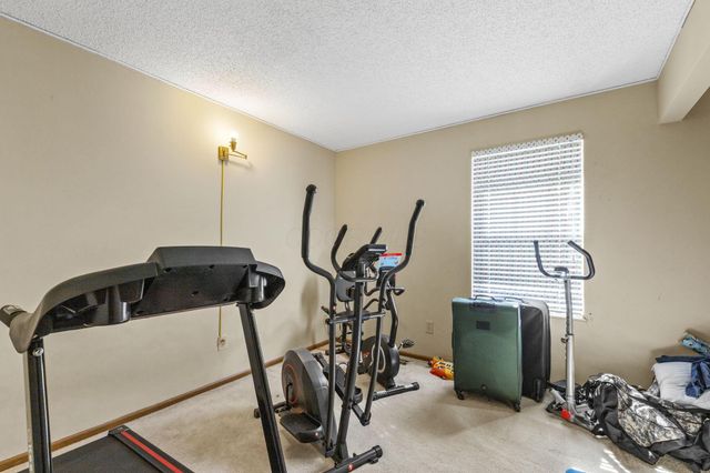 4884 Ivywild Avenue, Hilliard, OH 43026