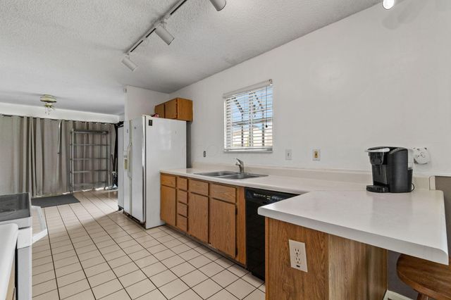 4884 Ivywild Avenue, Hilliard, OH 43026