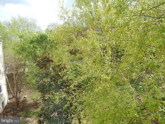 1501 27TH ST SE #406, Washington, DC 20020