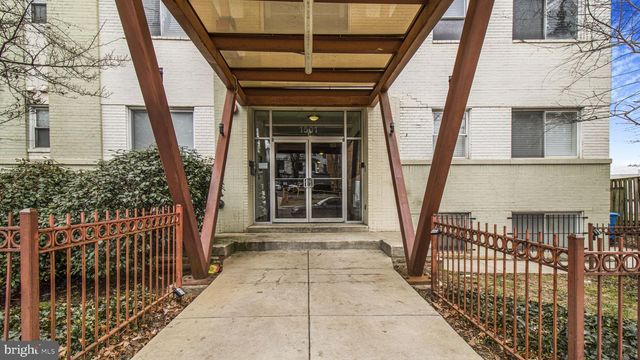 1501 27TH ST SE #406, Washington, DC 20020