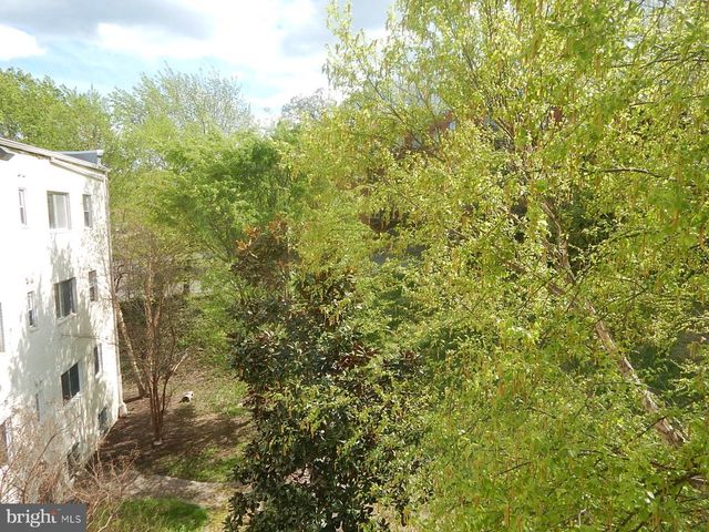 1501 27TH ST SE #406, Washington, DC 20020