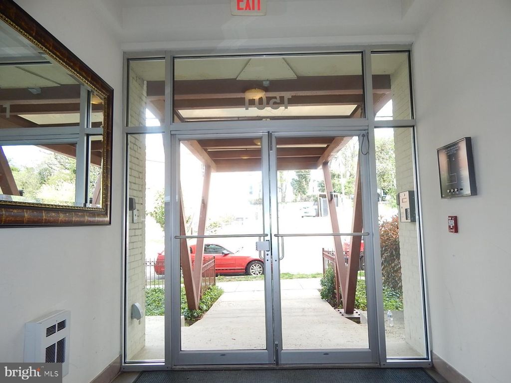 1501 27TH ST SE #406, Washington, DC 20020