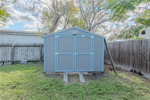 1201 Devon Dr, Corpus Christi, TX 78404