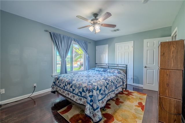 1201 Devon Dr, Corpus Christi, TX 78404