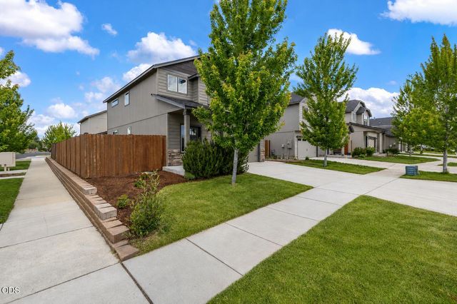 21154 Darnel Avenue, Bend, OR 97702