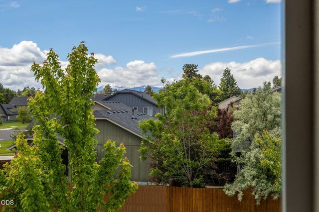 21154 Darnel Avenue, Bend, OR 97702