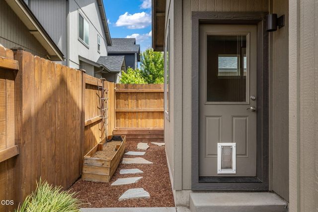 21154 Darnel Avenue, Bend, OR 97702