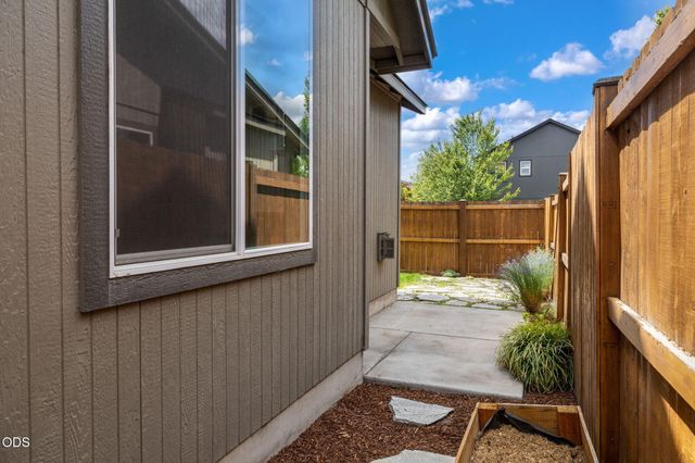 21154 Darnel Avenue, Bend, OR 97702
