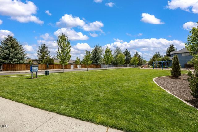 21154 Darnel Avenue, Bend, OR 97702