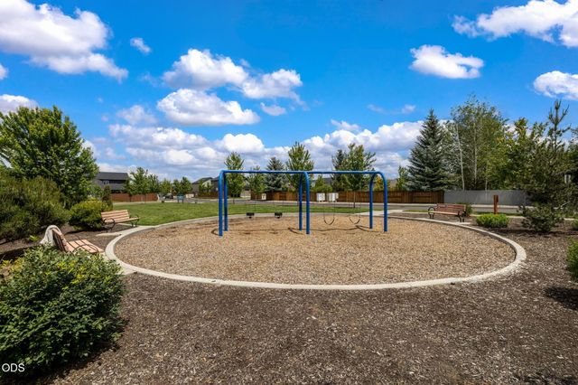 21154 Darnel Avenue, Bend, OR 97702