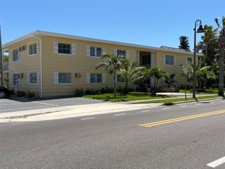 1605 PASS A GRILLE WAY 8, St Pete Beach, FL 33706