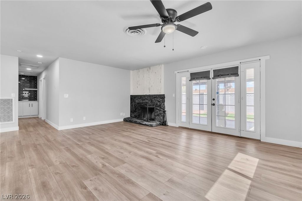 5804 Carmen Boulevard, Las Vegas, NV 89108 — photo 4