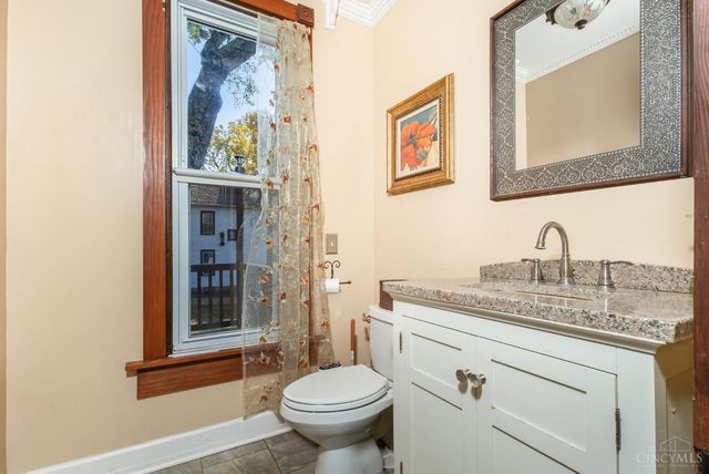 7027 Gracely Drive, Cincinnati, OH 45233