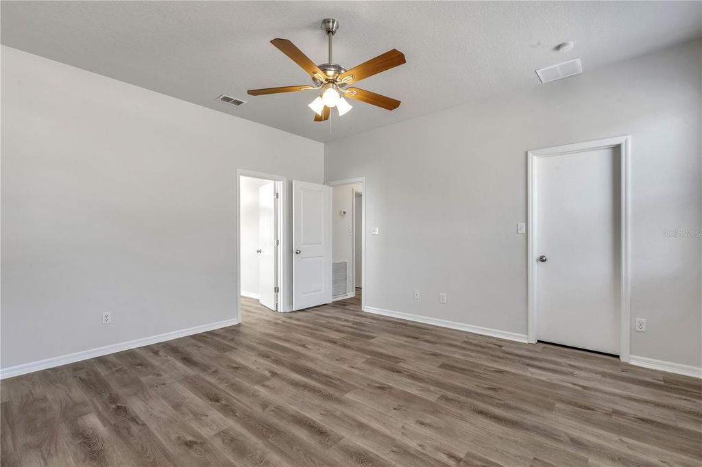 Image 19 of property listing at 4531 GALLBERRY COURT, Orlando, FL 32818