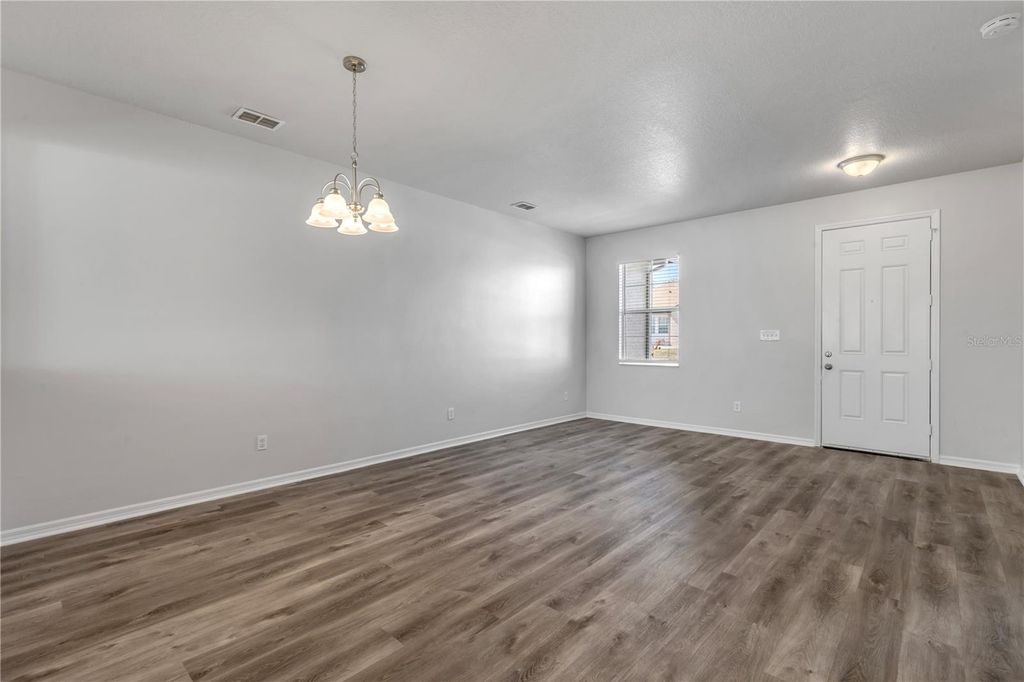 Image 4 of property listing at 4531 GALLBERRY COURT, Orlando, FL 32818