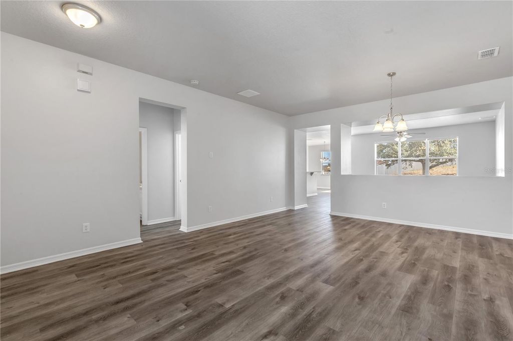 Image 5 of property listing at 4531 GALLBERRY COURT, Orlando, FL 32818