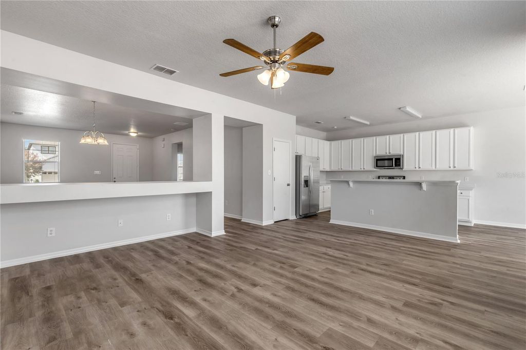 Image 9 of property listing at 4531 GALLBERRY COURT, Orlando, FL 32818