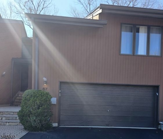 67 Sullivan Dr, West Orange Twp., NJ 07052