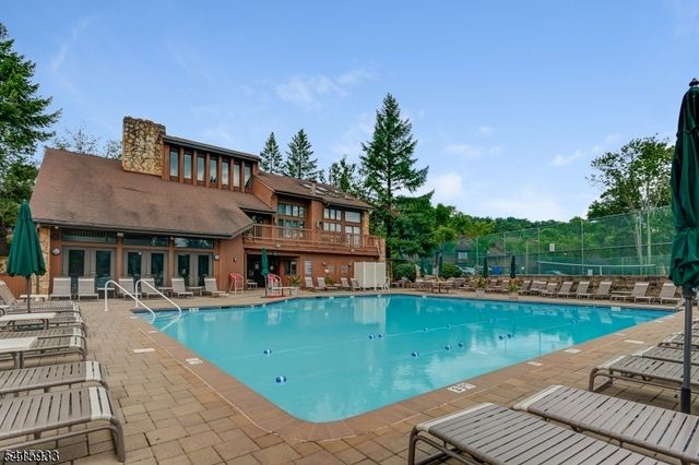 67 Sullivan Dr, West Orange Twp., NJ 07052