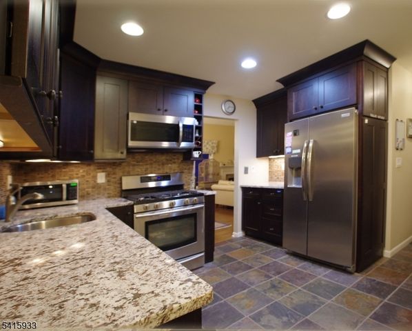 67 Sullivan Dr, West Orange Twp., NJ 07052