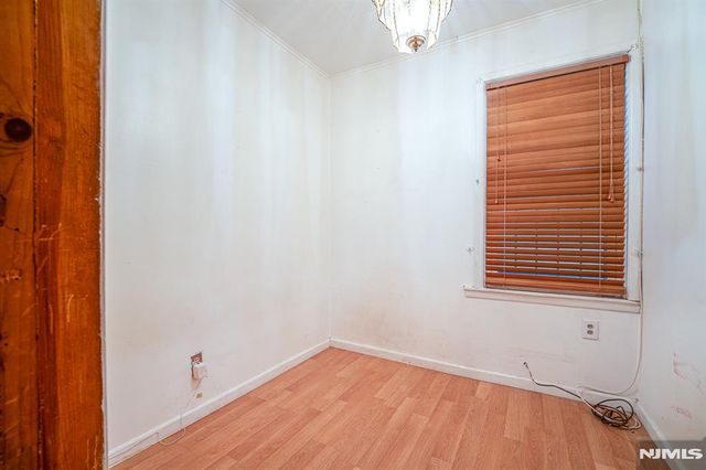 390 Lafayette Street, Newark, NJ 07105