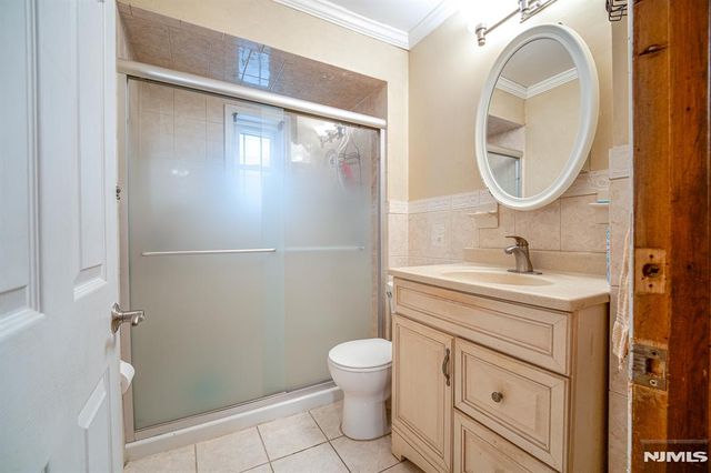 390 Lafayette Street, Newark, NJ 07105