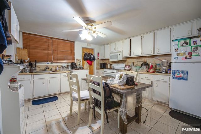 390 Lafayette Street, Newark, NJ 07105